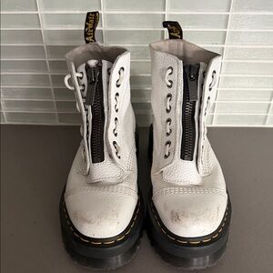 White Leather Boots with Zipper